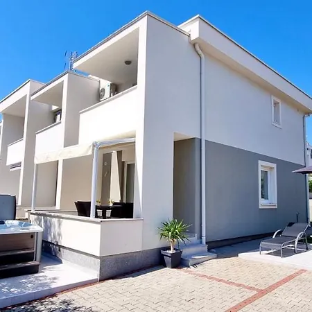 Fantasy Classic Maisonette II Novalja Exterior photo
