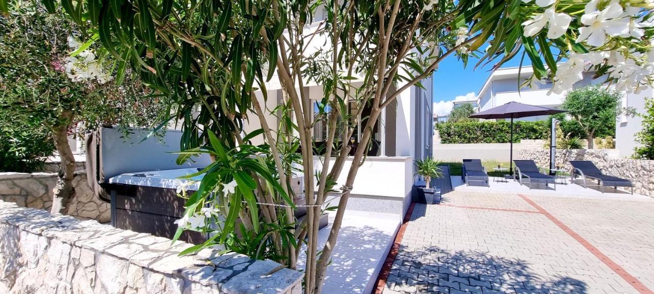 Villa Fantasy Classic Maisonette Ii Novalja