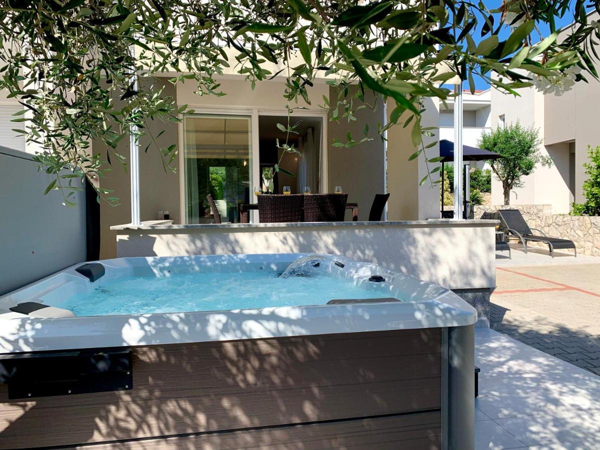 Fantasy Classic Maisonette Ii Villa *